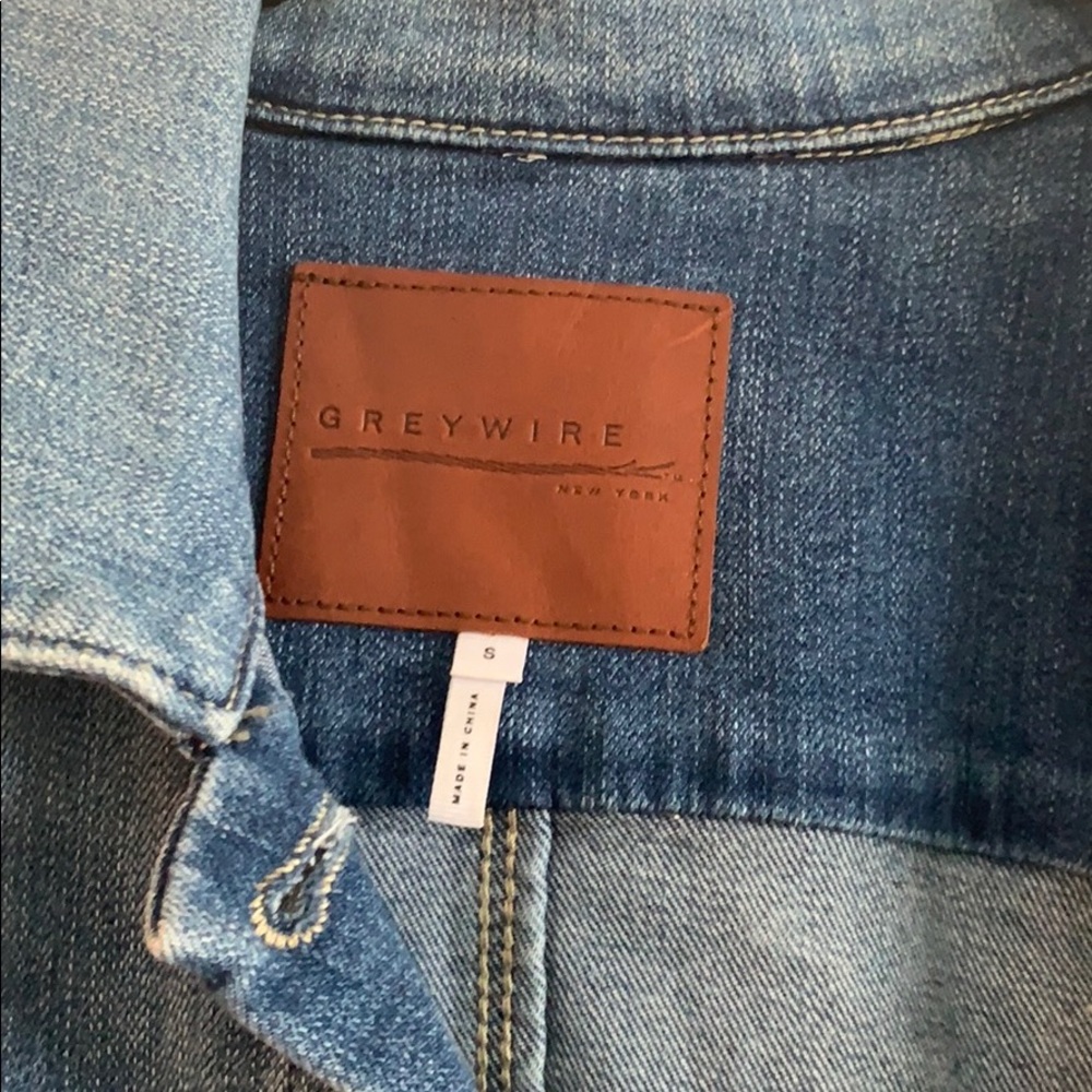 Jean jacket - Picture 2 of 3